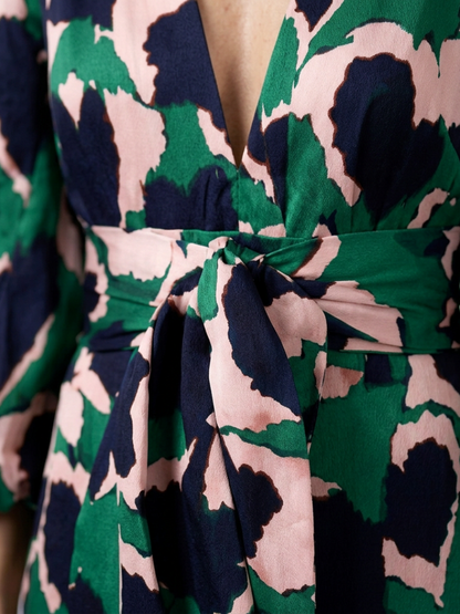 Sole | Vestido largo de manga larga con cuello en V y cinturon con lazo