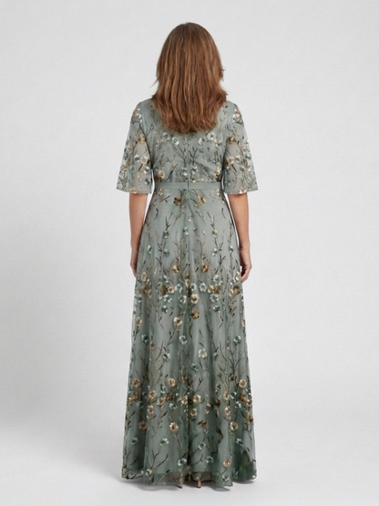 Evadne - Vestido largo con cuello en V bordado