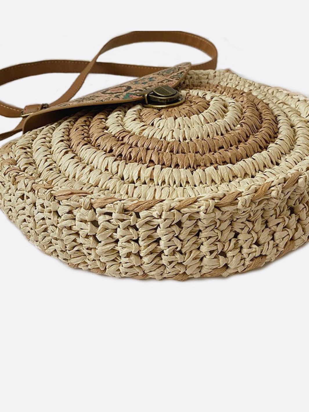 Bolso Redondo de Paja con Solapa Étnica