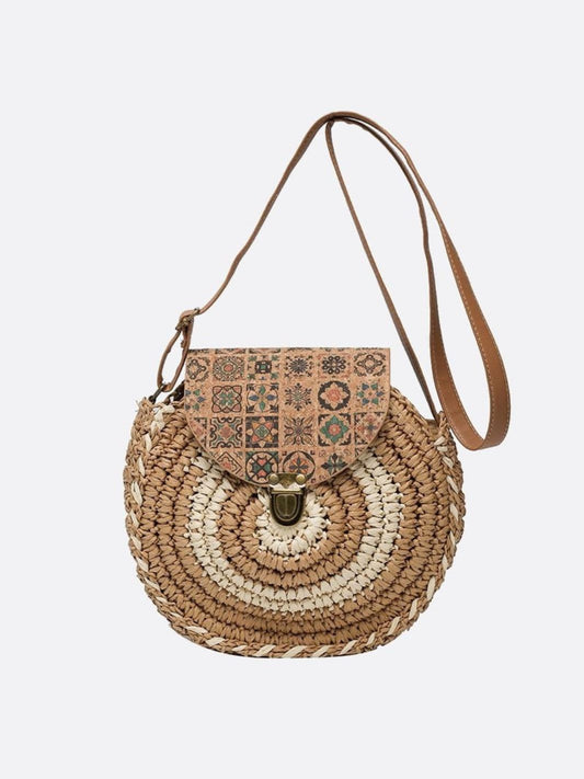 Bolso Redondo de Paja con Solapa Étnica